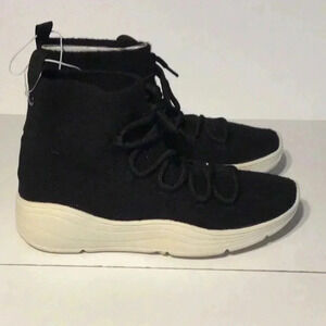 Women’s Ankle Sock Lace Up Sneakers Size 8